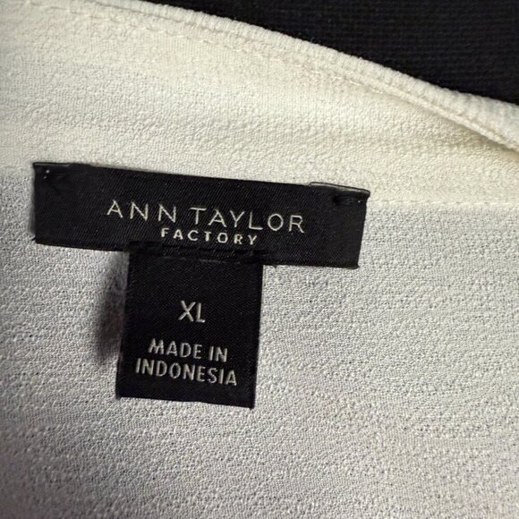 Ann Taylor Factory Short Sleeve Blouse, Ivory, Size XL - Picture 2 of 7